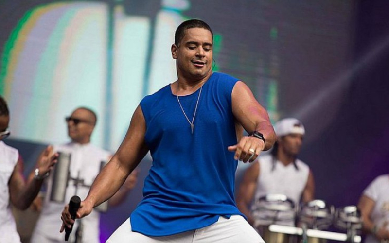 VÍDEO: XANDDY REVELA POR QUE DECIDIU REDUZIR A DANÇA E RELEMBRA DESCONFORTO COM IMPRENSA