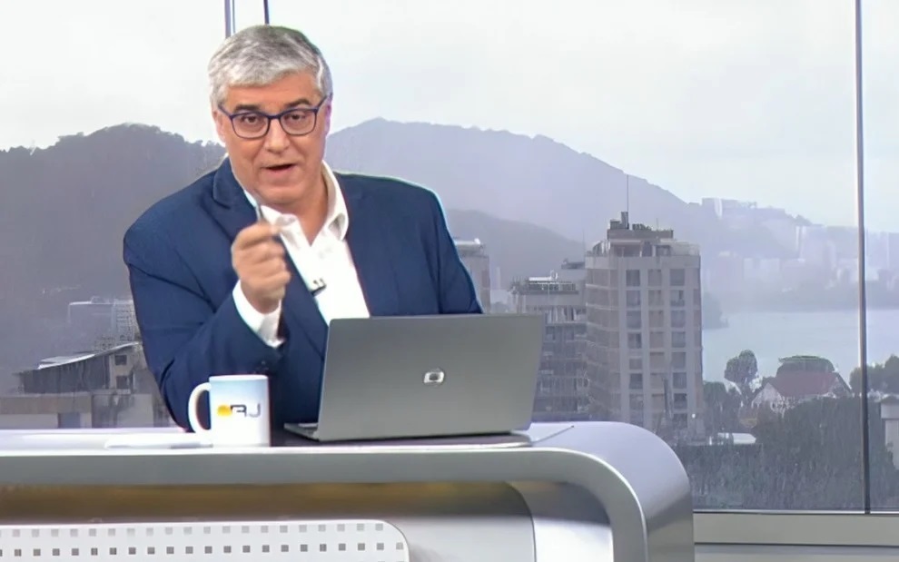 APRESENTADOR FLÁVIO FACHEL FALA EM BALEIÊS E IMITA LOBO-MARINHO AO VIVO NO BOM DIA RIO