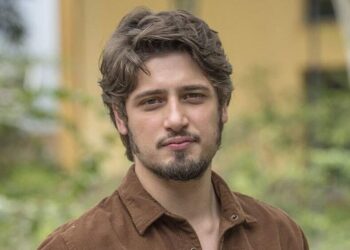 ATOR DANIEL ROCHA COMPÕE O ELENCO DE CINEBIOGRAFIA DE MARÍLIA MENDONÇA PARA VIVER PAPEL DE EMPRESÁRIO E EX-NAMORADO