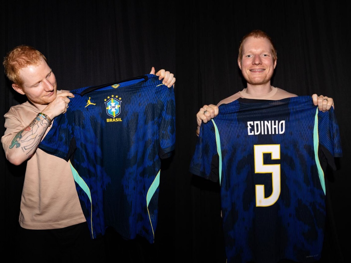 CANTOR INGLÊS ED SHEERAN SURPREENDE AO ADOTAR APELIDO DADO POR FÃS EM CAMISA DA SELEÇÃO