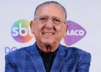LOGÍSTICA COMPLEXA FAZ SBT RETIRAR GALVÃO BUENO DA NARRAÇÃO DO JOGO DE ABERTURA DA COPA DO MUNDO DE 2026
