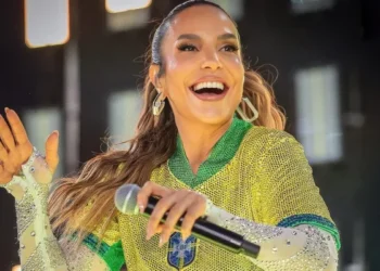 IVETE SANGALO ANUNCIA LEILÃO BENEFICENTE DE CAMISA DA SELEÇÃO BRASILEIRA EM PROL DE SEU INSTITUTO SOCIAL