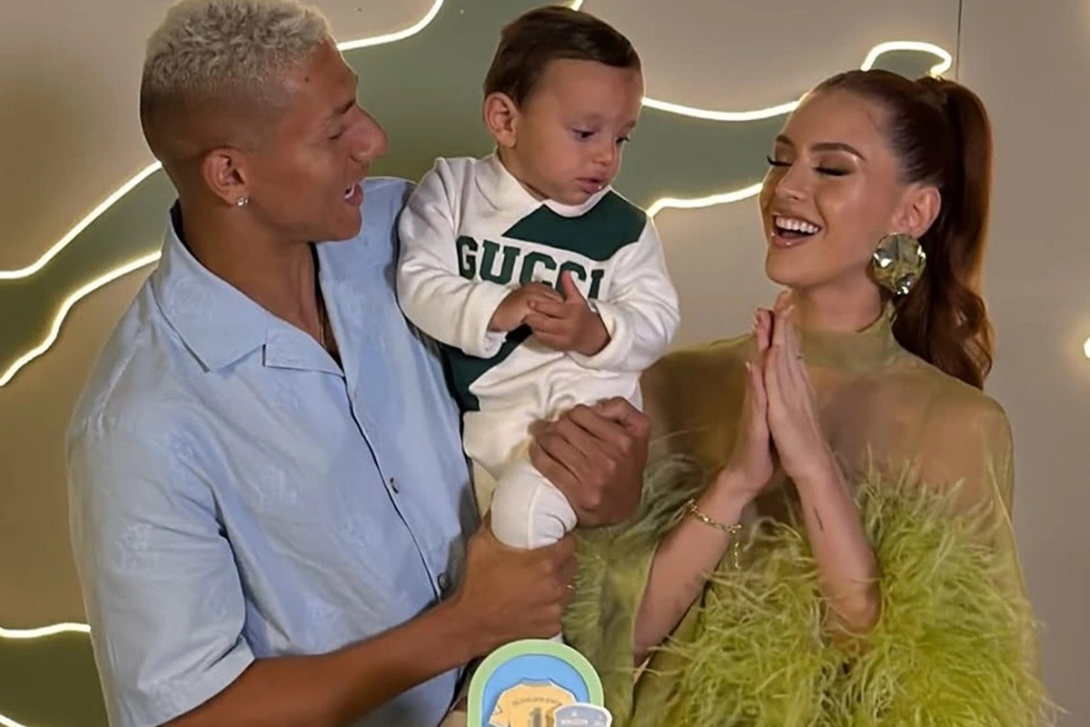 RICHARLISON REBATE CRITICAS AO NOME DO FILHO E GERA FORTE POLEMICA NAS REDES SOCIAIS