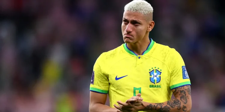 RICHARLISON RECEBE ONDA GLOBAL DE SOLIDARIEDADE APÓS SER VÍTIMA DE ATAQUES RACISTAS NA INTERNET