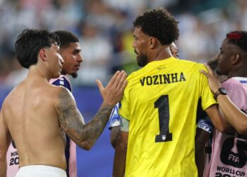 CONMEBOL PROÍBE ATLETA DE UTILIZAR NOME INFORMAL EM UNIFORME DE FUTEBOL