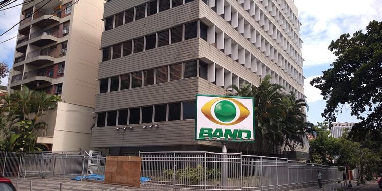 JUSTIÇA CONDENA BAND A INDENIZAR MORADOR EXIBIDO ERRONEAMENTE COMO TRAFICANTE