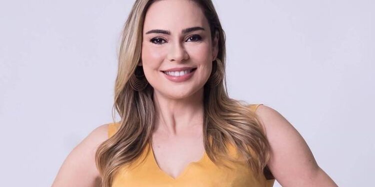 RACHEL SHEHERAZADE ANUNCIA PRÉ-CANDIDATURA A DEPUTADA FEDERAL