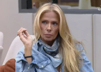 ADRIANE GALISTEU VISITA ‘CASA DO PATRÃO’ E AFIRMA QUE REALITY É MAIS MOLE QUE ‘A FAZENDA’