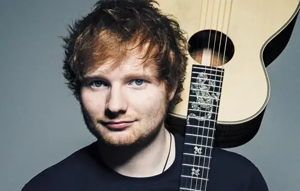 CANTOR ED SHEERAN REALIZA SHOW PRIVADO SURPRESA PARA JOGADORES DA SELEÇÃO DA INGLATERRA NA COPA DO MUNDO