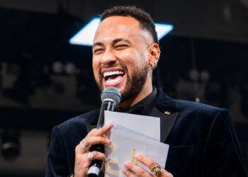 LEILÃO BENEFICENTE DE NEYMAR INCLUI ESTADIA EM MANSÃO E RAQUETE DE JOÃO FONSECA