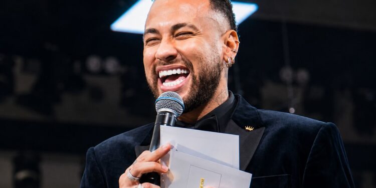 LEILÃO BENEFICENTE DE NEYMAR INCLUI ESTADIA EM MANSÃO E RAQUETE DE JOÃO FONSECA