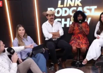 VENCEDORA DO REALITY CASA DO PATRÃO SE ENVOLVE EM DISCUSSÃO EM ENTREVISTA