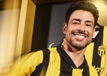 CAUÃ REYMOND REVELA BAIXA AUTOESTIMA NA JUVENTUDE E RELEMBRA DESILUSÃO AMOROSA ANTES DA FAMA