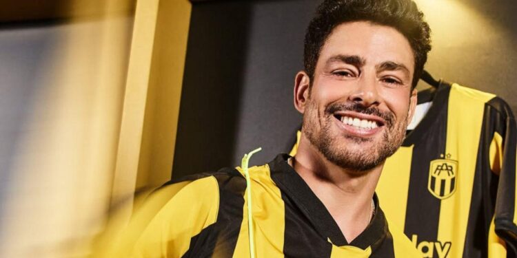 CAUÃ REYMOND REVELA BAIXA AUTOESTIMA NA JUVENTUDE E RELEMBRA DESILUSÃO AMOROSA ANTES DA FAMA
