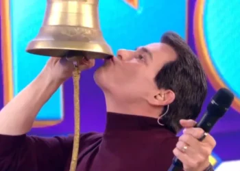 CELSO PORTIOLLI SUPERA A GLOBO POR 17 MINUTOS E COMEMORA AO VIVO NO SBT