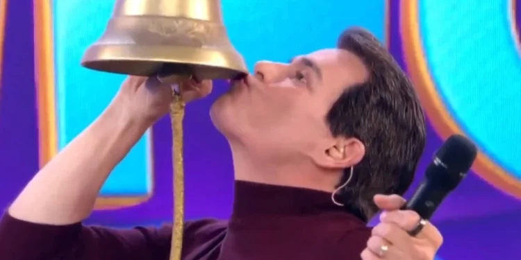 CELSO PORTIOLLI SUPERA A GLOBO POR 17 MINUTOS E COMEMORA AO VIVO NO SBT