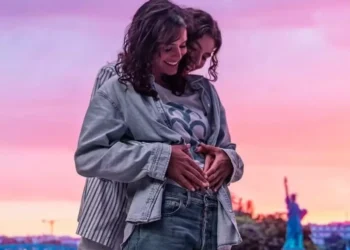 BRUNA MARQUEZINE VIVE ROMANCE COM ALANIS GUILLEN NA SEGUNDA TEMPORADA DA SÉRIE AMOR DA MINHA VIDA NO DISNEY+