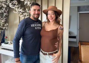 CANTORA NICOLE LOUISE RECEBE CRÍTICAS APÓS SE AFASTAR DO PAI DEPOIS DE CONVERSÃO