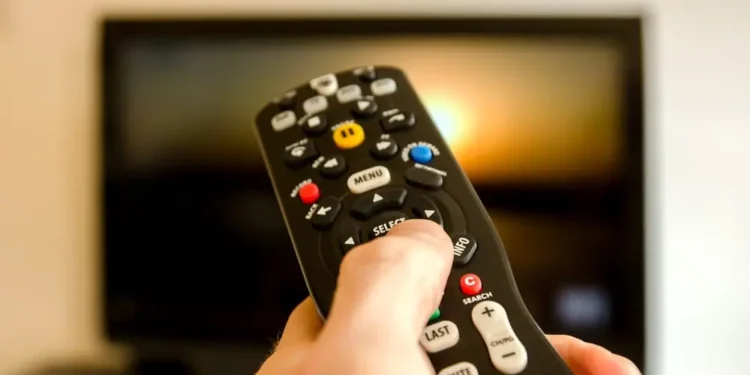 EMISSORAS DE TV SE UNEM E EXIGEM BOTÃO DEDICADO À TV ABERTA NOS CONTROLES DE SMART TVS