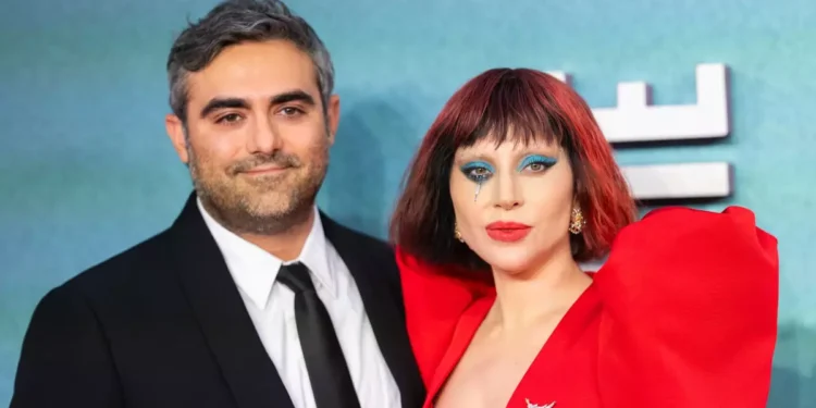 LADY GAGA E MICHAEL POLANSKY TÊM PRIMEIRA FILHA VIA BARRIGA DE ALUGUEL, DIZ SITE