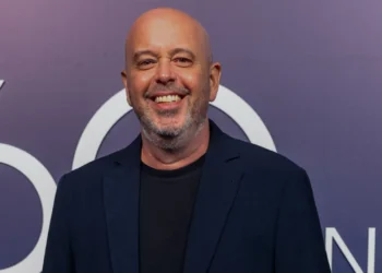 JORNALISTA ALEX ESCOBAR ATUALIZA PROCESSO DE REABILITAÇÃO E DESTACA APOIO NO RETORNO À TV