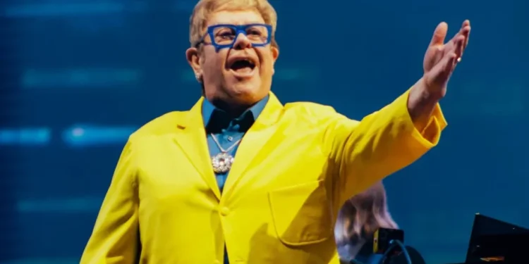 TV GLOBO TRANSMITE APRESENTAÇÃO DE ELTON JOHN NO ROCK IN RIO COM RETARDAÇÃO DE 30 MINUTOS POR EXIGÊNCIA DO ARTISTA