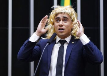 NIKOLAS FERREIRA É PROCESSADO EM R$ 200 MIL POR DISCRIMINAÇÃO EM VÍDEO PUBLICADO NAS REDES