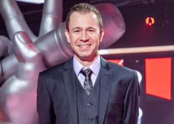 SBT REESTRUTURA PROGRAMAÇÃO E ESCALA THE VOICE BRASIL PARA OS DOMINGOS